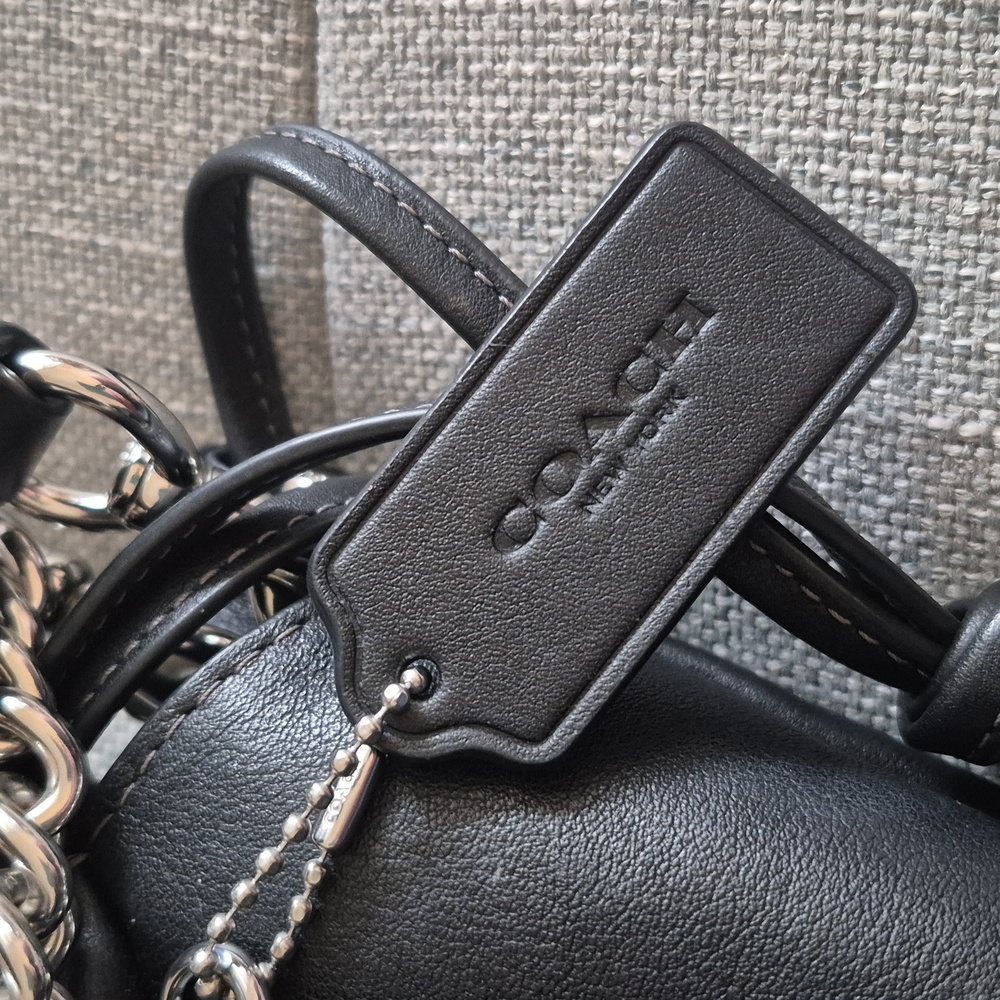 Coach Black Leather Shoulder Bag ..LIKE NEW - Picture 7 of 8